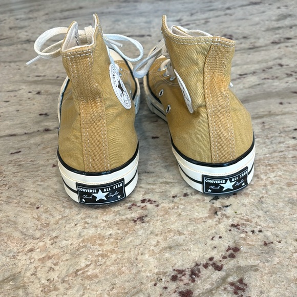 Converse - Picture 3 of 5